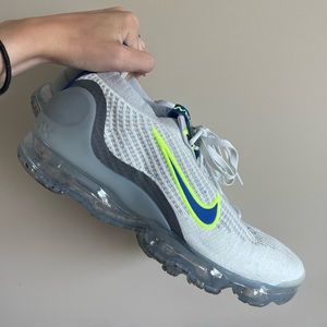 NIKE AIR VAPORMAX